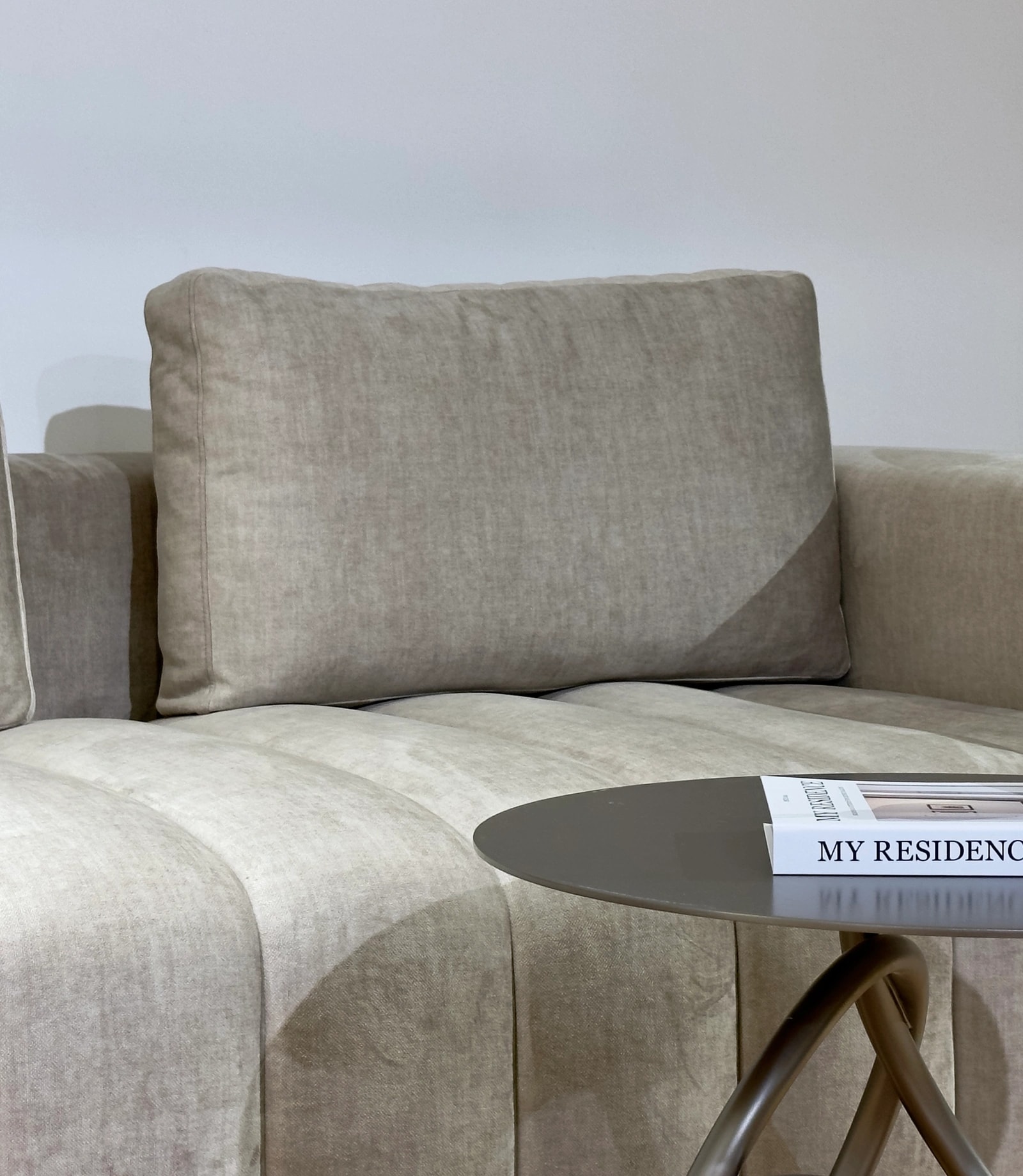 Arika Sofa